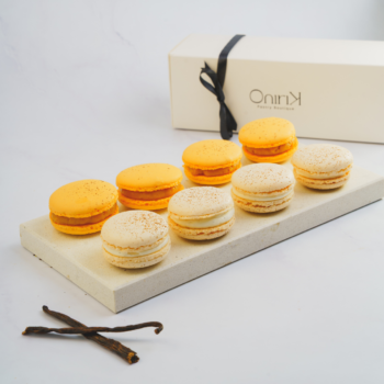 Macarons à la Vanille et Fruit de la Passion